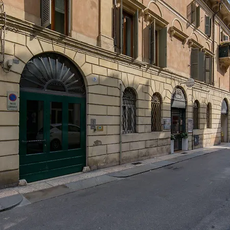 Ponte Manin فندق مبيت وإفطار فيرونا